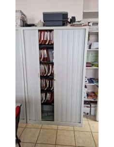 Armoire haute à rideau