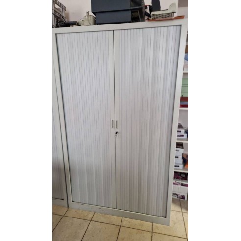 Armoire haute à rideau