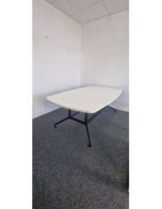 Table de réunion blanc ovale format