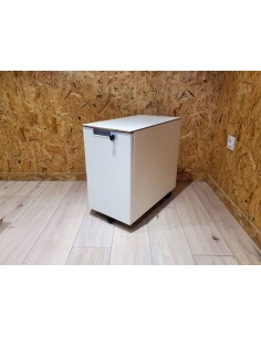 Caisson blanc étroit