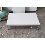 Table basse blanche
