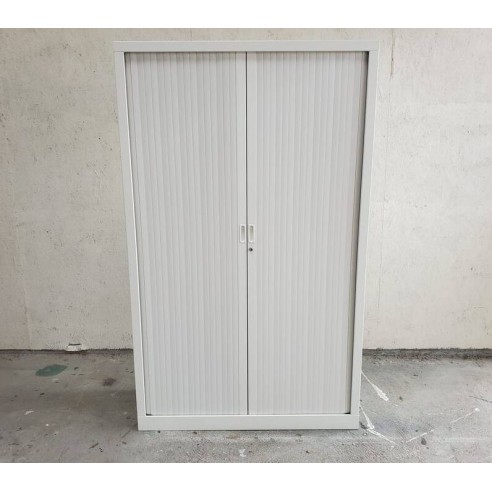 Armoire haute à rideaux blanche