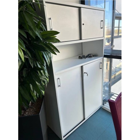 Armoire haute blanche