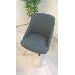 Fauteuil d'attente scandinave – Tissu gris, pieds bois
