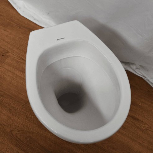 Wc sur pied, WC à l'anglaise avec sortie horizontale