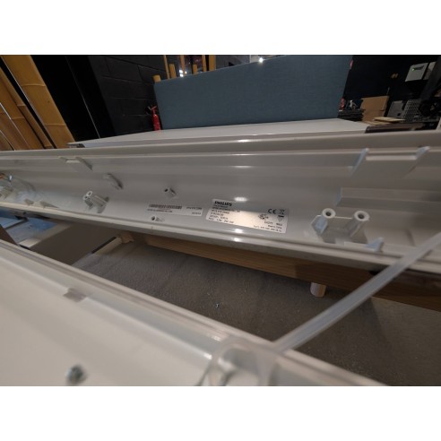 Réglette LED étanche