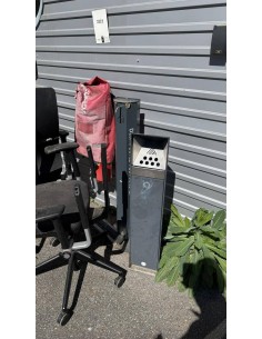 Autres mobilier urbains (cendrier, poubelle, panneaux)
