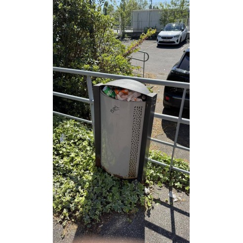 Autres mobilier urbains (cendrier, poubelle, panneaux)