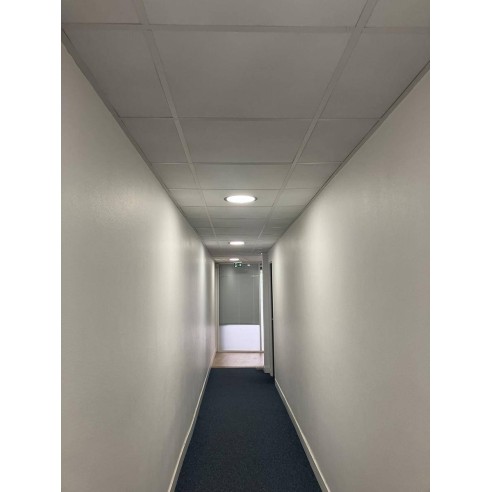 Dalle de faux-plafond minérale