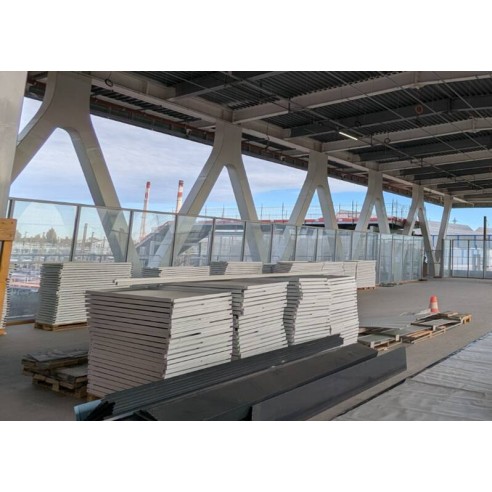 Faux plafonds extérieurs perforés