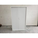 Armoire haute à rideaux blanche