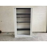 Armoire haute à rideaux blanche