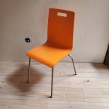 Chaise restauration orange
