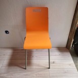 Chaise restauration orange