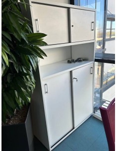 Armoire haute blanche