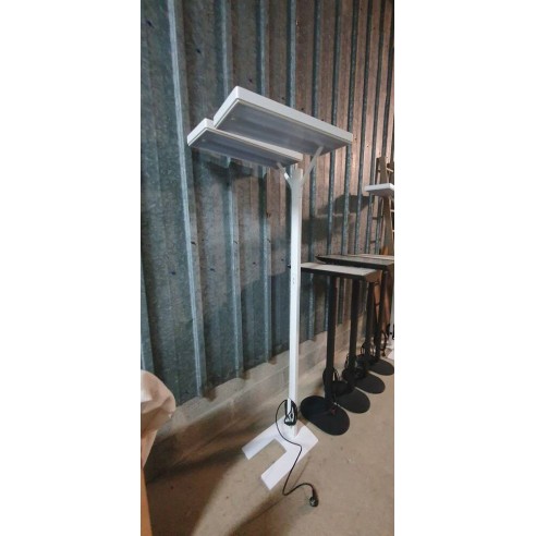 Lampadaire blanc
