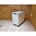 Caisson blanc étroit