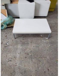 Table basse blanche
