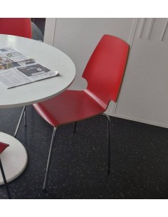 Chaise rouge