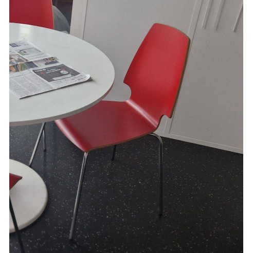 Chaise rouge
