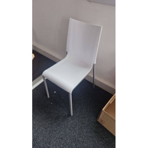 Chaise blanche