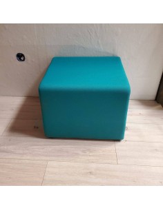 Tabouret bas bleu carré