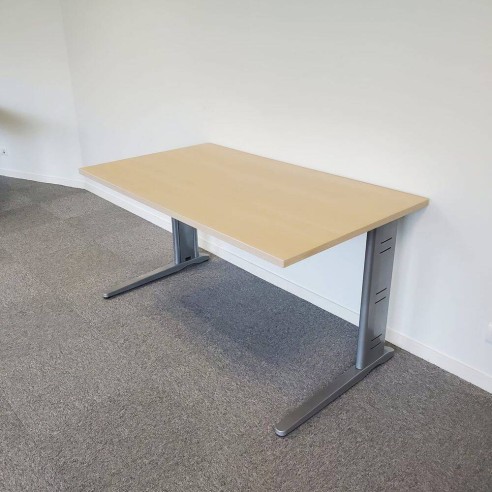 Bureau pied en I