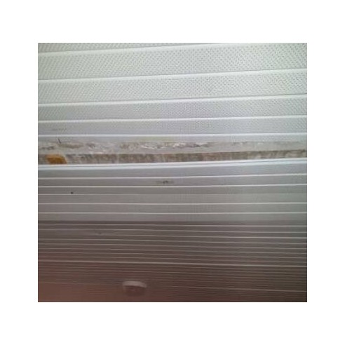 Dalle faux plafond métallique
