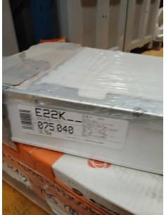 Radiateur eau chaude REGGANE 3010 COMPACT 22K - 750x105x400 mm - 820 W 2
