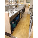 Bar complet avec équipements intégrés 304×114/227×198 cm – Réemploi