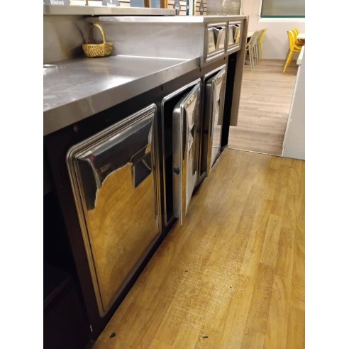 Bar complet avec équipements intégrés 304×114/227×198 cm – Réemploi