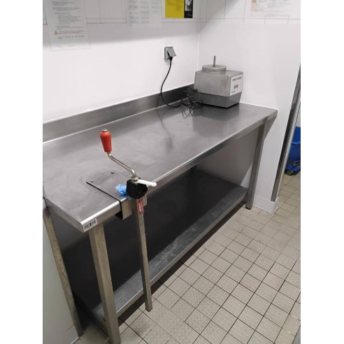 Plan de travail inox avec ouvre-boîte 160×85×70 cm – Réemploi