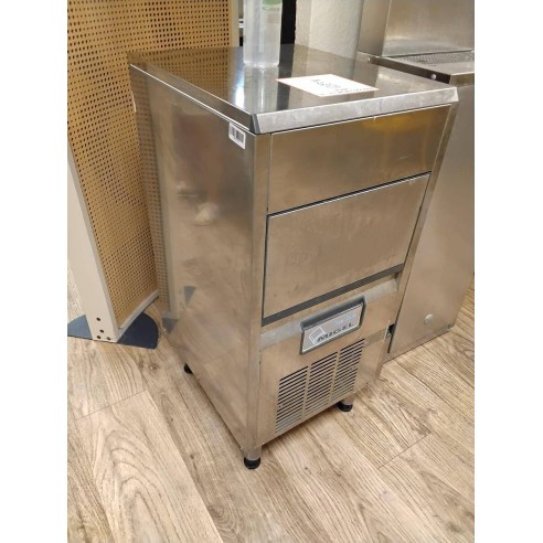 Machine à glaçons 49×103×56 cm – Réemploi