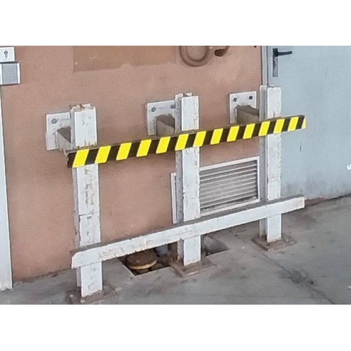 Support métallique pour lisse de protection