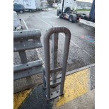 Potelets et étriers de protection