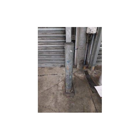 Potelets et étriers de protection