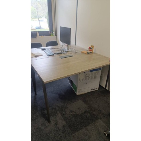 Bureau 140x80 cm