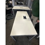 Table sans cache passe cable